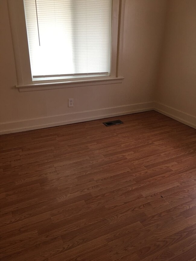 Building Photo - 810-888-7300