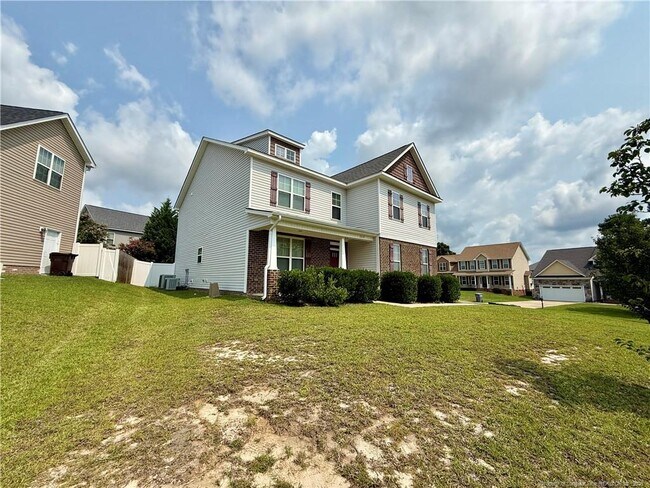 Building Photo - 260 Trenton Pl