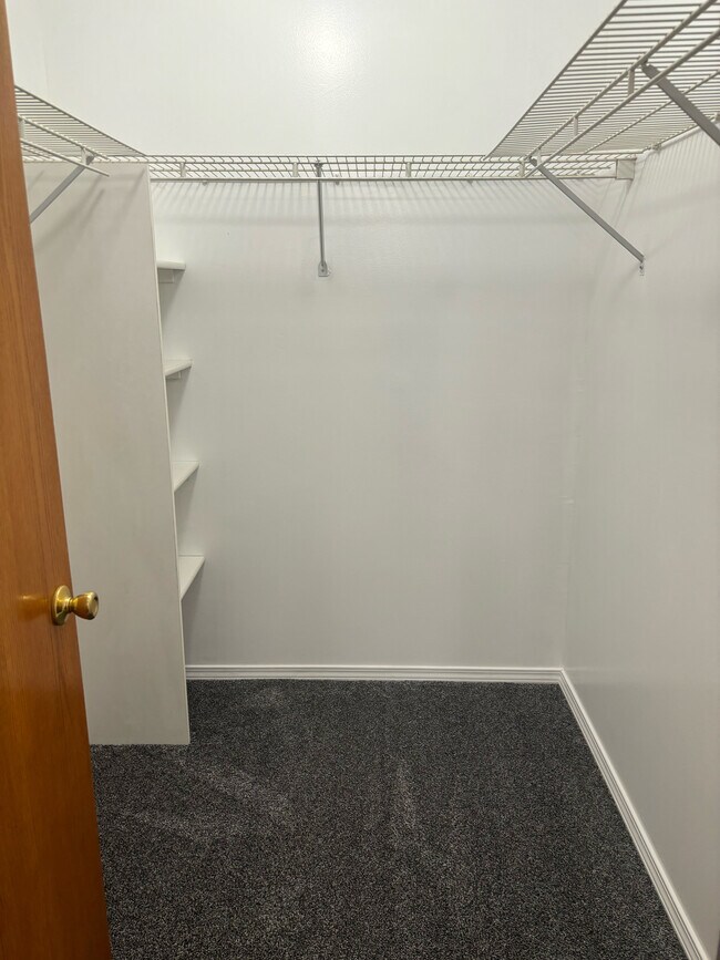 Master Closet - 898 N 22nd St