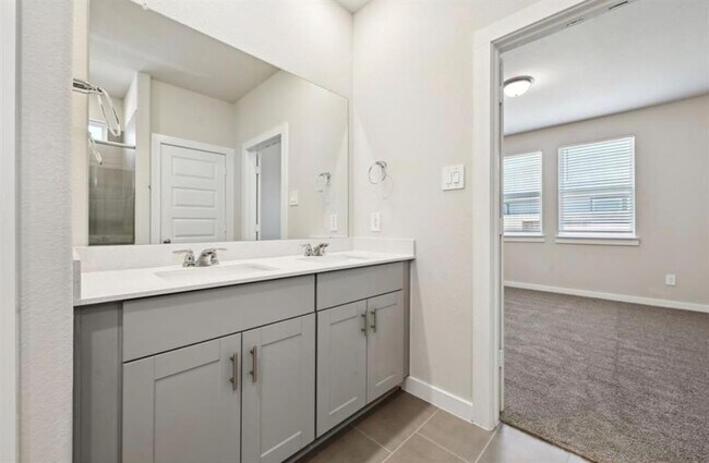 Building Photo - 16656 Sterling Clf St