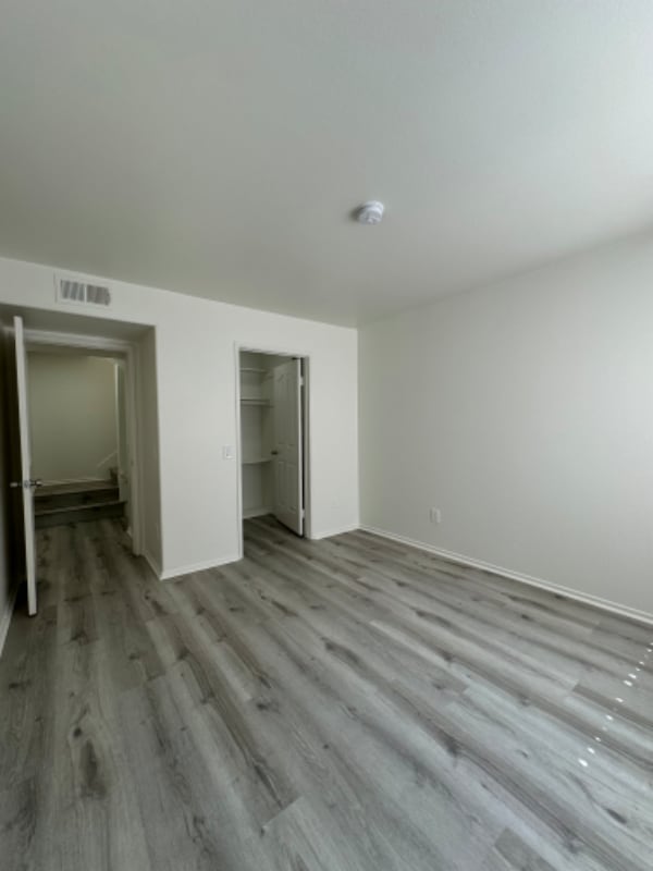 Building Photo - 13022 Riverside Dr
