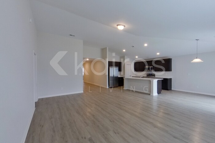 Building Photo - 12 Carrollton Dr