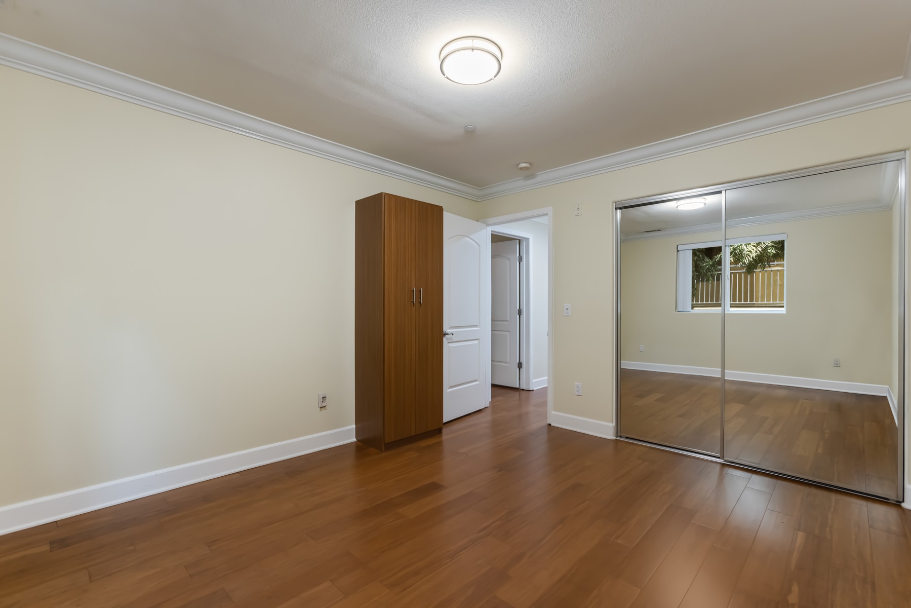Building Photo - 5305 Bellingham Ave