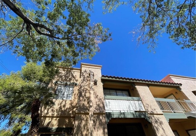 Building Photo - 5162 S Jones Blvd