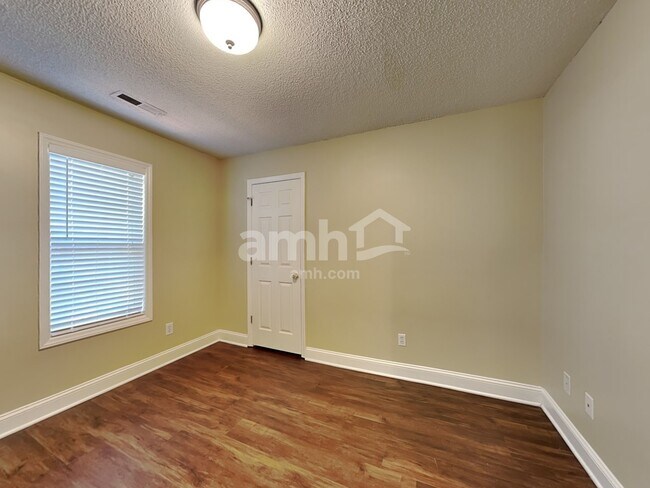 Building Photo - 6217 Highland Brook Dr