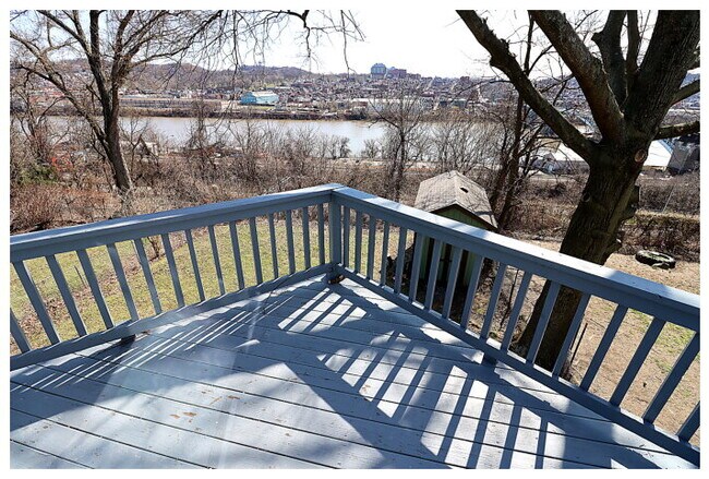 Building Photo - 107 Shoup St