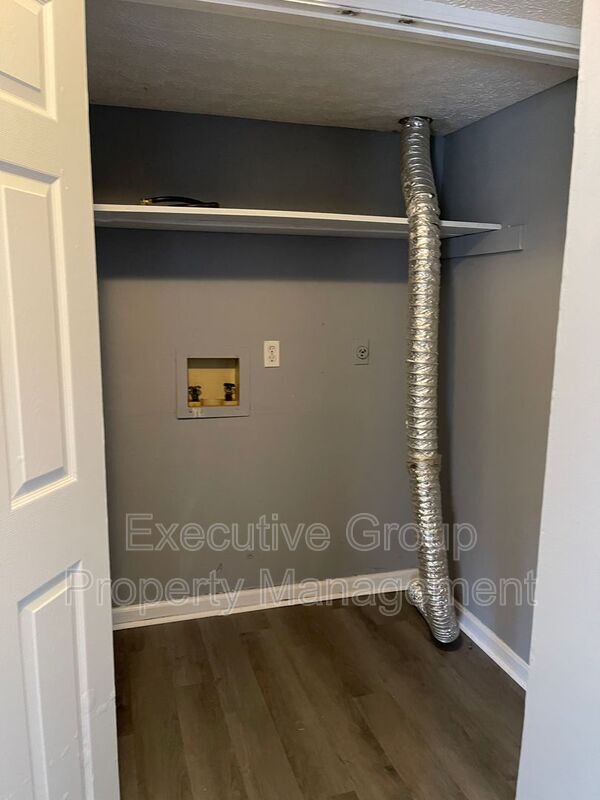 Building Photo - 355 Elmwood Dr