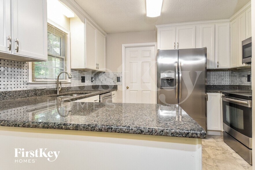Building Photo - 6411 Cardinal Wood Dr