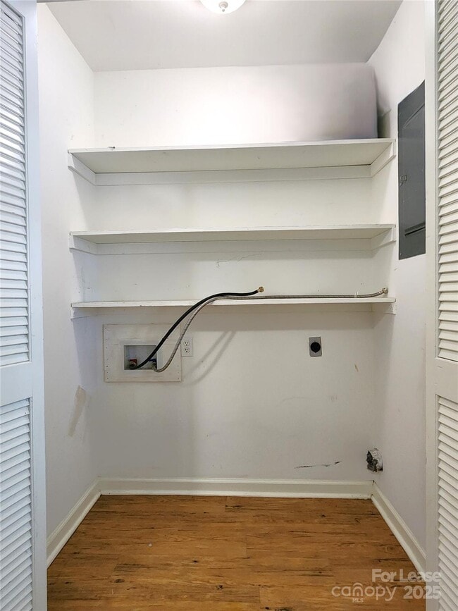 Building Photo - 2105 Bertha St