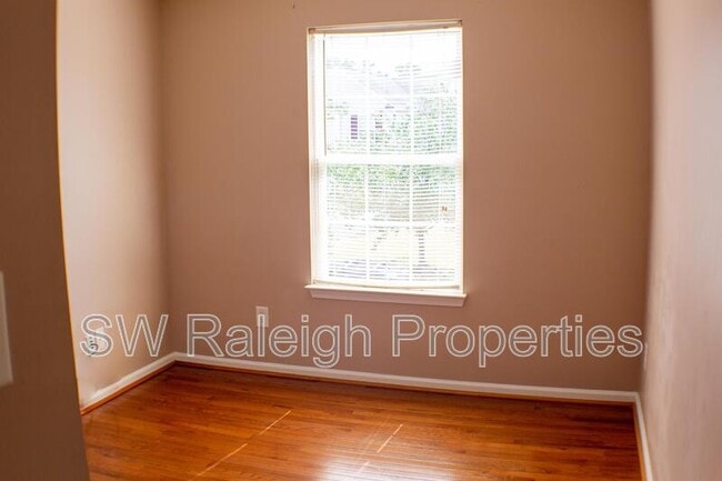 Building Photo - 5145 Mabe Dr