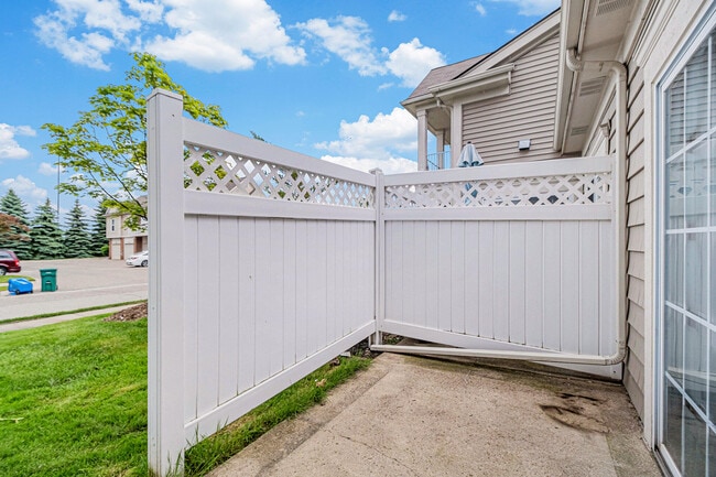 Building Photo - 8104 Addington Dr