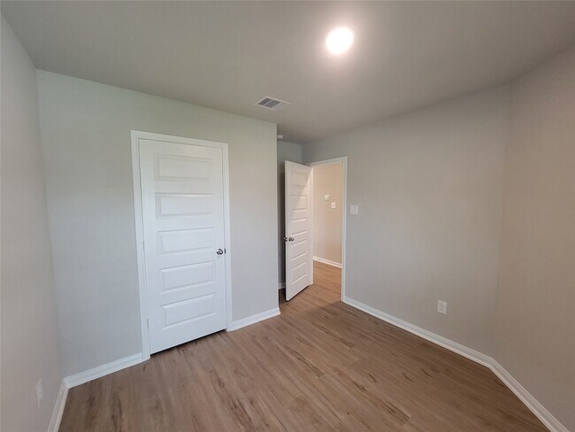 Building Photo - 11732 Whirlaway Dr