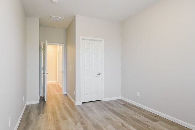 Building Photo - 3441 W Galvin St