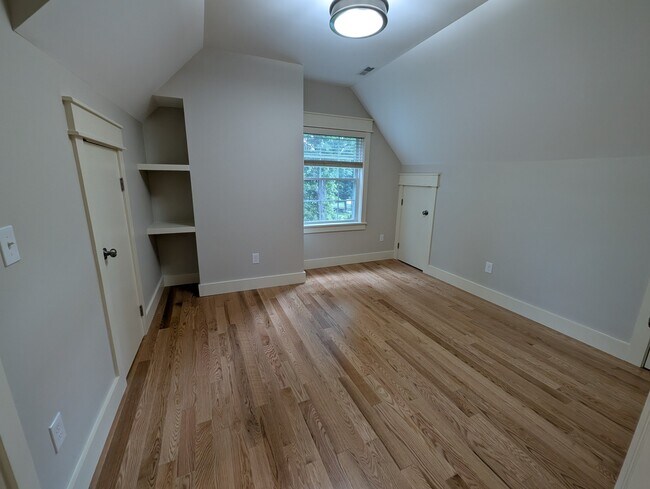 Building Photo - 211 Pine Hill Rd