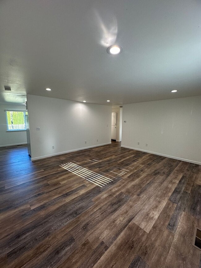 Building Photo - 9021 128th St E