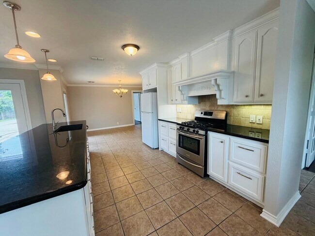 Building Photo - 5080 Browning Dr