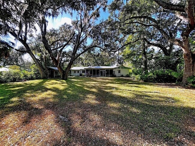 Building Photo - 1601 Riverhills Dr