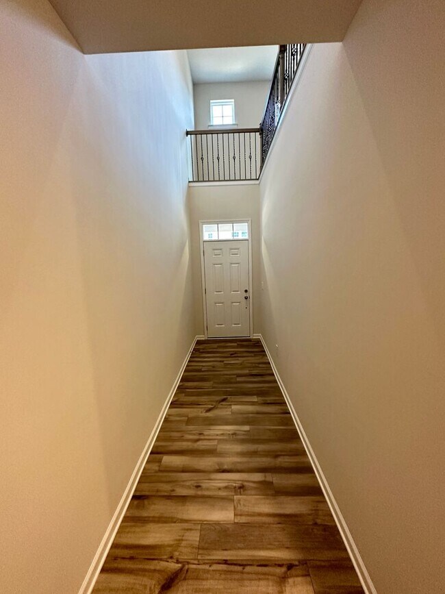 Building Photo - 4BR/3.5 Bath Townhouse in Prime Ballantyne Location; Great Schools