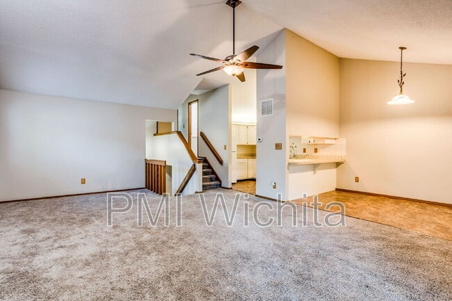 Building Photo - 1707 E Pinion Rd