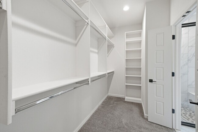 Building Photo - 11460 S Ash St