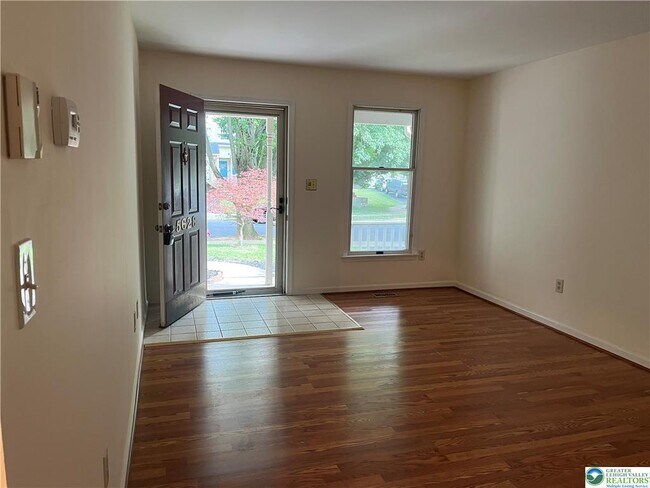 Building Photo - 5628 Grace Ave