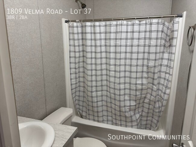 Building Photo - 1809 Velma Rd