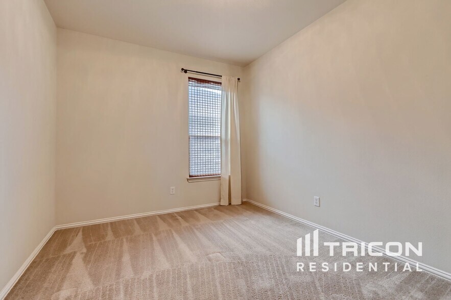 Building Photo - 5921 Sea Bass Ct