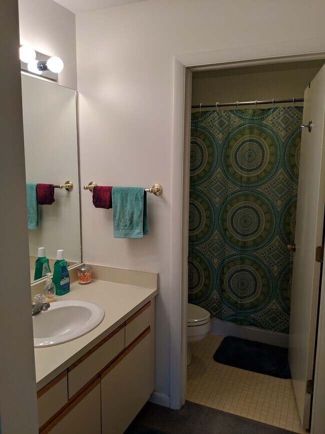 Building Photo - Toftrees 3 bedroom, 2.5 bathroom townhome