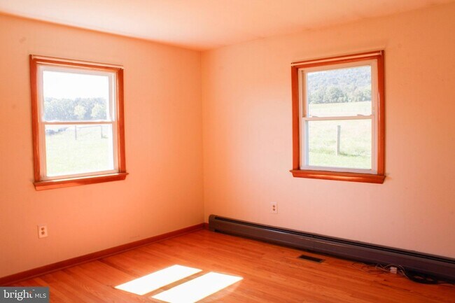 Building Photo - 481 Riffey Ln