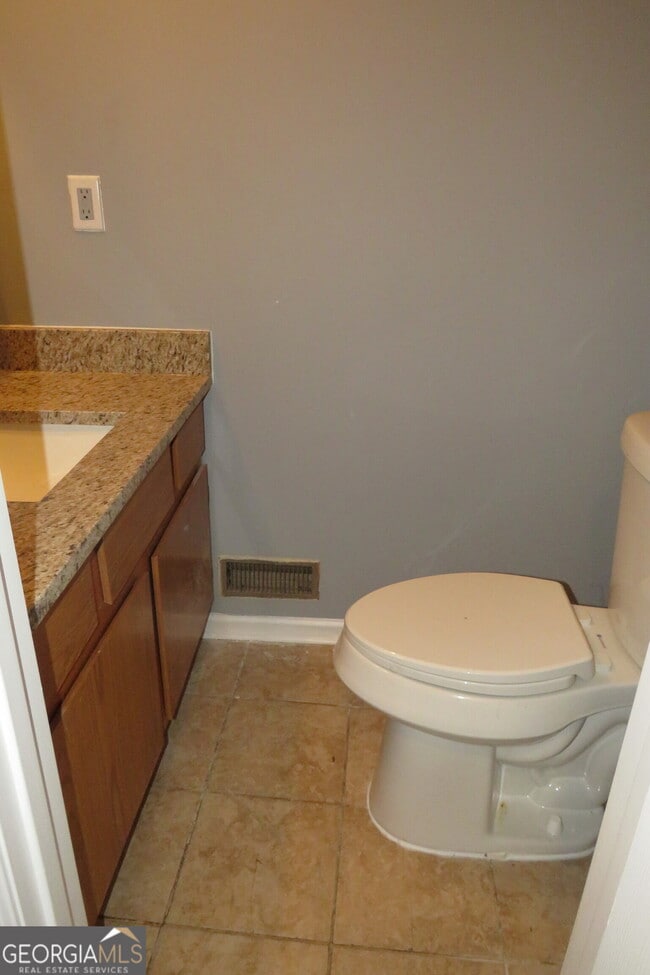 Building Photo - 1105 Hampton Rd