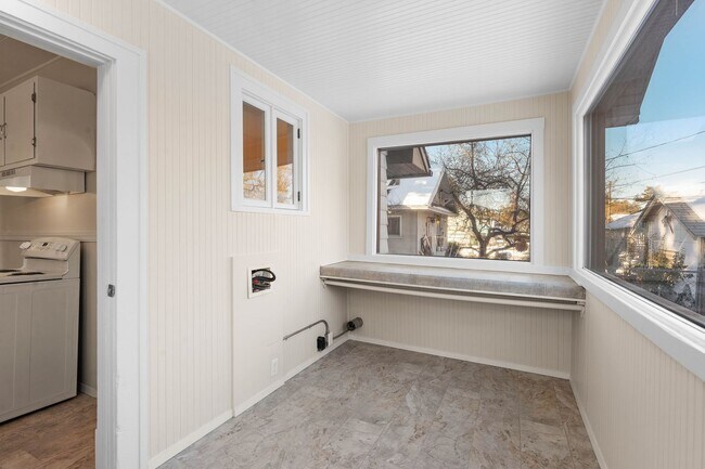 Building Photo - Beautiful Home in the Garland District