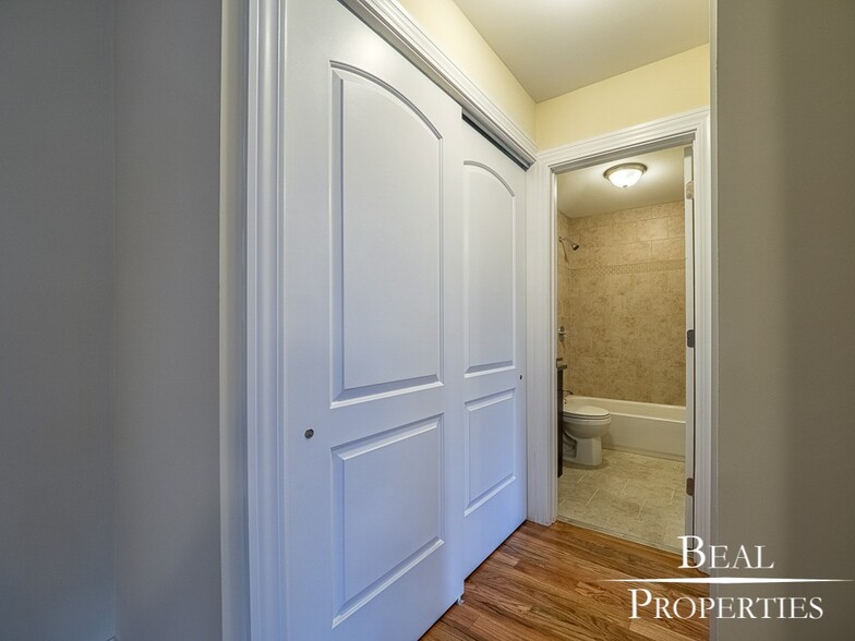 Building Photo - 730 Judson Ave