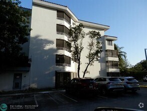 Building Photo - 8305 SW 152nd Ave