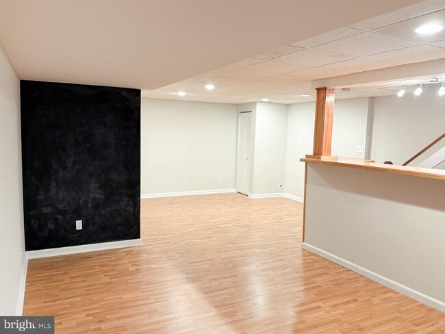 Building Photo - 180 Deer Run Ct