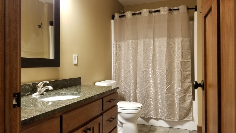 Building Photo - 244 Prairie Rd