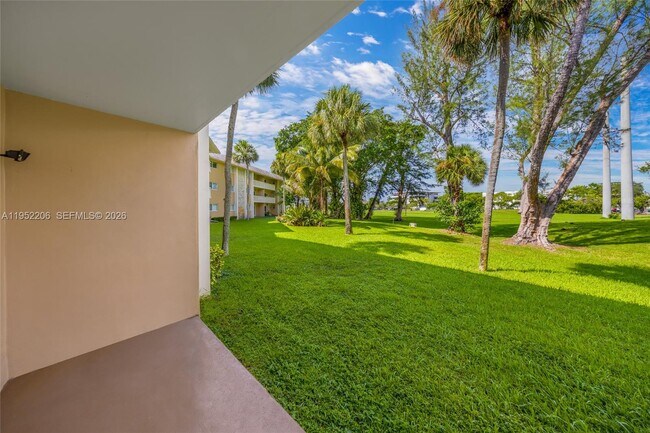 Building Photo - 7480 Miami Lakes Dr