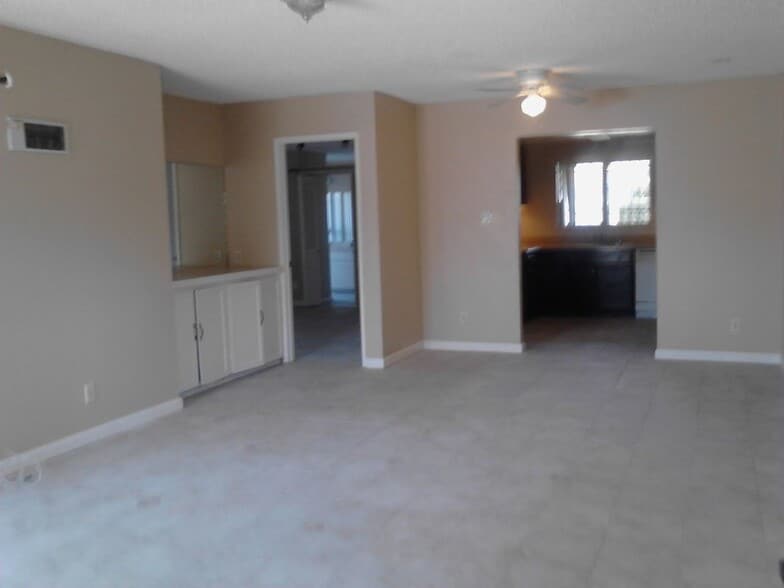 Building Photo - 101 W Olive Ave