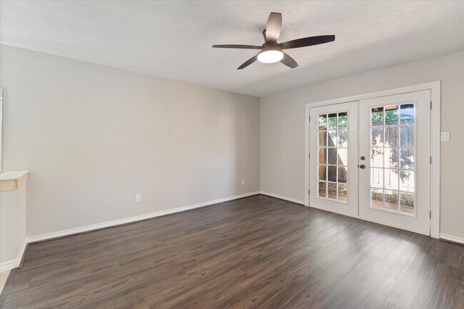 Building Photo - 16106 New Field Dr