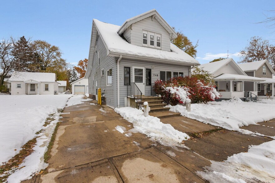 Building Photo - 742 S 23rd St