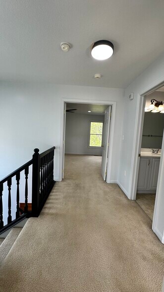 Building Photo - 282 Overlook Ct