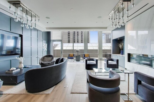 Building Photo - 14 W Superior St