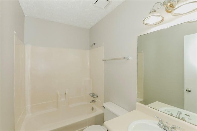 Building Photo - 5426 Glen Haven Dr