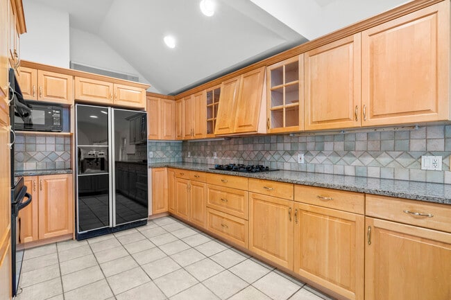 Building Photo - 1 Beech Rd