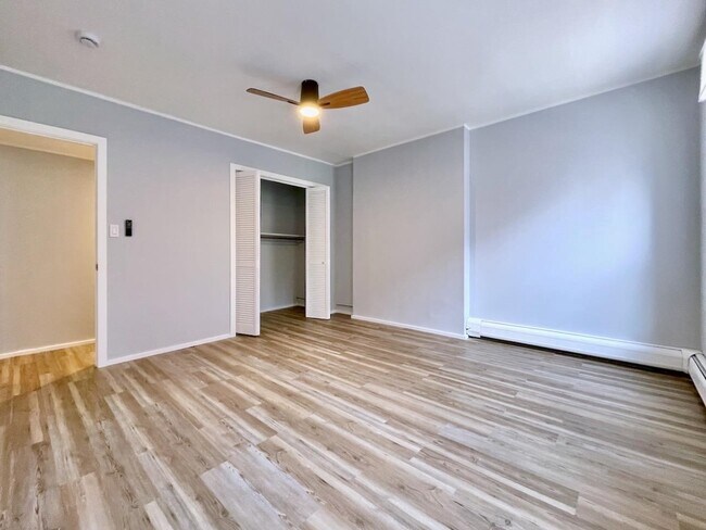 Building Photo - 259 3rd St