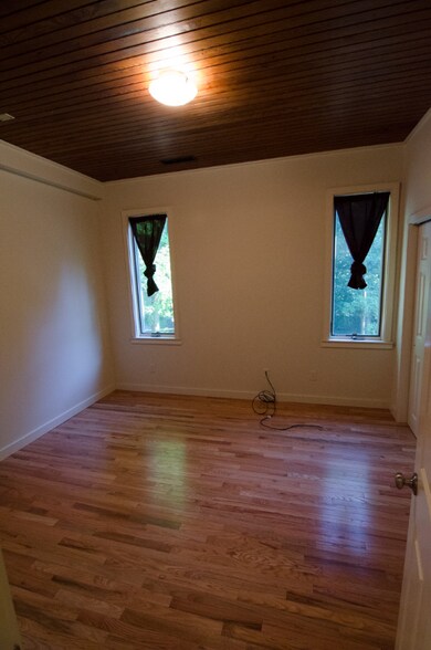 Building Photo - 96 Hillside Ave