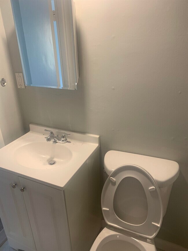 Building Photo - 14 Preble St