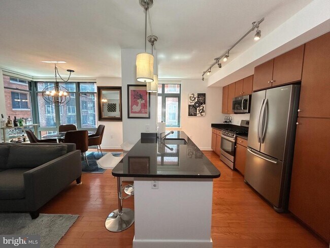 Building Photo - 1117 10th St NW