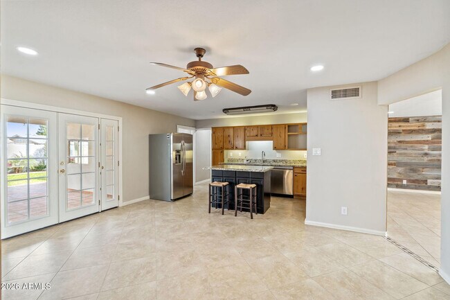 Building Photo - 3007 N 84th Pl