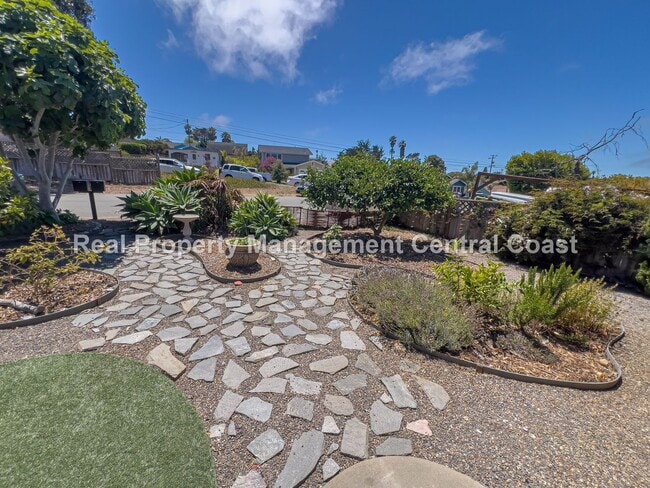 Building Photo - AVAILABLE AUGUST - Charming Morro Bay Home...