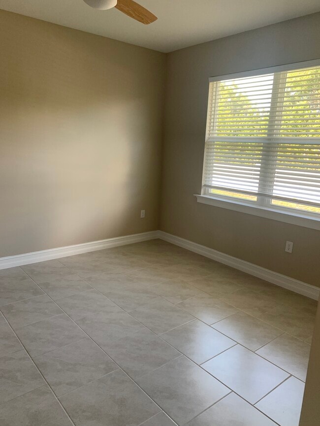 Building Photo - 1033 Tranquil Brk Dr